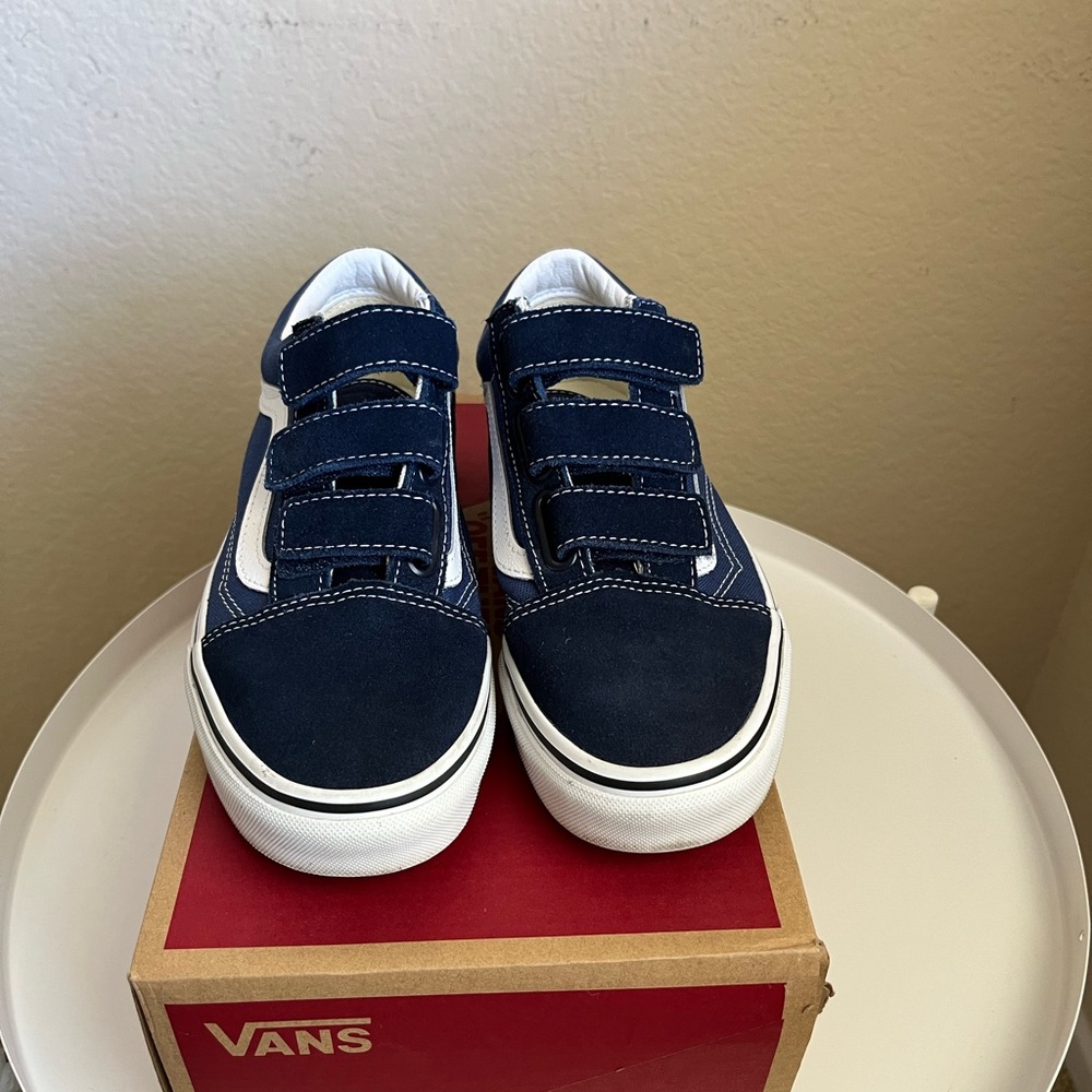 Van Suede Canvas Old Skool shoe, Size women 8, Men 6.5